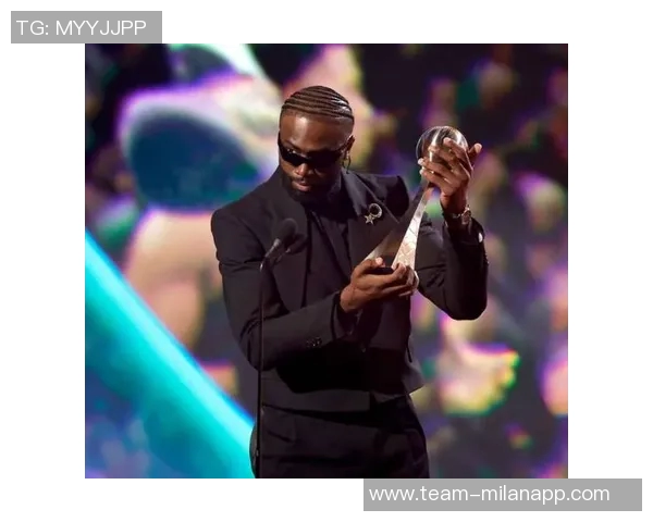 史蒂文斯赞杰伦布朗领导力出色强调球队需持续专注提升自我